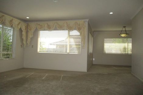 Photo of property in 12 Ballydonegan Rise, East Tamaki, Auckland, 2013