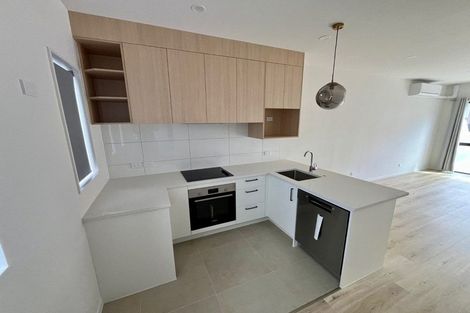 Photo of property in 17 Paetai Lane, Te Atatu Peninsula, 0610
