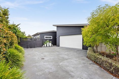Photo of property in 18a Cambridge Terrace, Taradale, Napier, 4112
