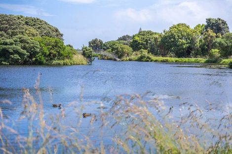 Photo of property in 11 Marewa Place, Waikanae Beach, Waikanae, 5036