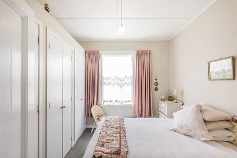 Photo of property in 89 Bridge Street, Bulls, 4818