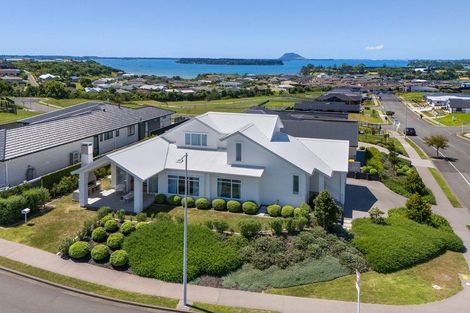 Photo of property in 2 Goldstone Place, Omokoroa, 3114