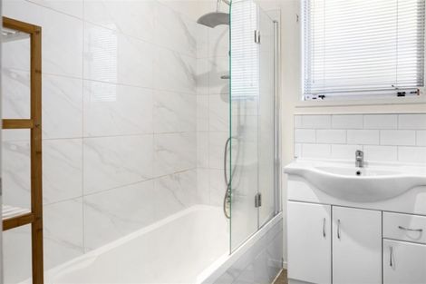 Photo of property in 2/11 Dalmatia Place, Henderson, Auckland, 0612