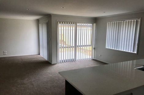 Photo of property in 19 Perla Road, Pukekohe, 2120