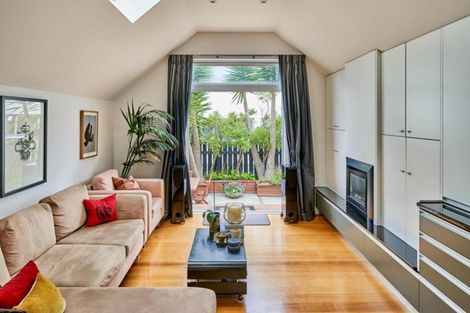 Photo of property in 63 Brougham Street, Mount Victoria, Wellington, 6011