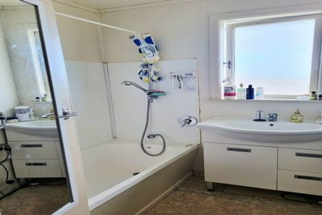 Photo of property in 23 Arrow Road, Forrest Hill, Auckland, 0620