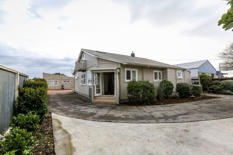 Photo of property in 204a Tukapa Street, Westown, New Plymouth, 4310