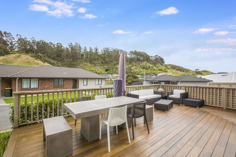 Photo of property in 5 Hull Place, Whitby, Porirua, 5024