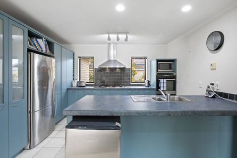 Photo of property in 9 Greta Banks Place, Wattle Downs, Auckland, 2103