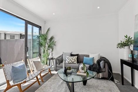 Photo of property in 16 Hema Road, Hobsonville, 0616