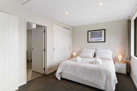 Photo of property in 28 Minaret Ridge, Wanaka, 9305