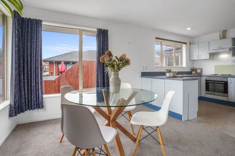 Photo of property in 17 Broadbent Street, Riccarton, Christchurch, 8041