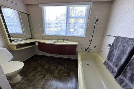 Photo of property in 1 Bank Road, Northland, Wellington, 6012