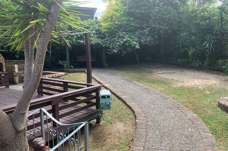 Photo of property in 27 Wairau Road, Forrest Hill, Auckland, 0627