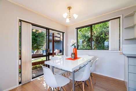 Photo of property in 84a/2 Avonleigh Road, Green Bay, Auckland, 0604