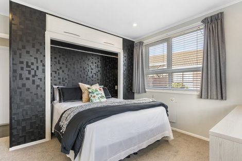 Photo of property in 1/51 Larne Avenue, Pakuranga Heights, Auckland, 2010