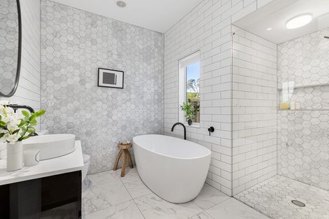 Photo of property in 16 Burnham Street, Seatoun, Wellington, 6022