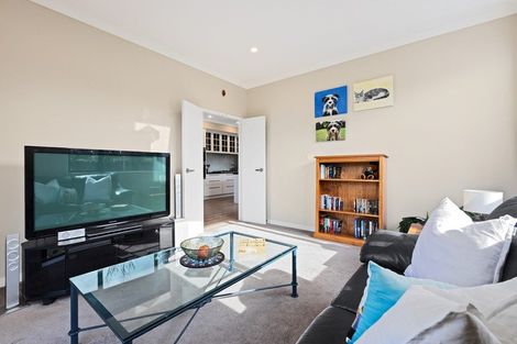 Photo of property in 39 Syd Grant Crescent, Orewa, 0931