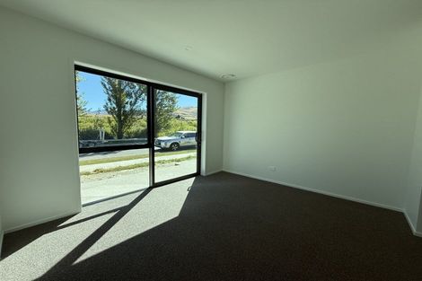Photo of property in 21 Rushland Road, Jacks Point, 9371