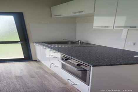 Photo of property in 3 Hurley Place, Kelston, Auckland, 0602