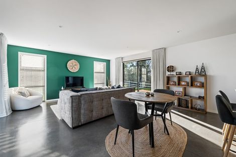 Photo of property in 8 Hodge Park Lane, Inglewood, 4330