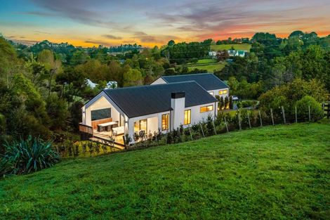 Photo of property in 8 Collings Drive, Lucas Heights, Albany, 0793