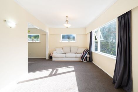 Photo of property in 10 Court Road, Tawa, Wellington, 5028