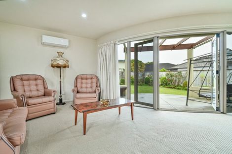 Photo of property in 8 Saint Hill Rise, Havelock North, 4130