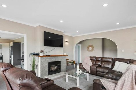 Photo of property in 16 Red Hill Road, Red Hill, Papakura, 2110