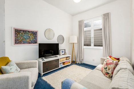 Photo of property in 107 Onepu Road, Lyall Bay, Wellington, 6022
