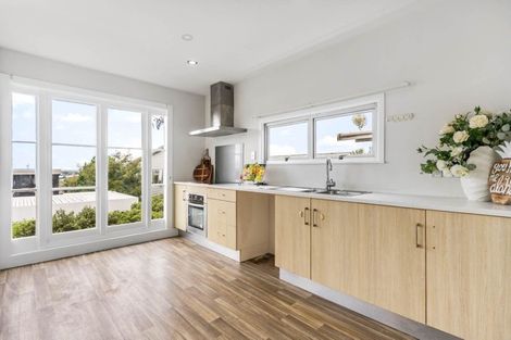 Photo of property in 559 Glenfield Road, Glenfield, Auckland, 0629