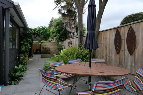 Photo of property in Willow Court, 6/15 Pehi Kupa Street, Waikanae, 5036