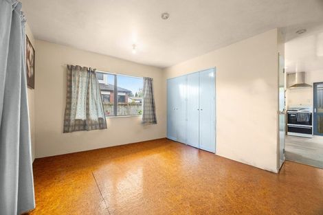 Photo of property in 2/49 Clevedon Road, Papakura, 2110