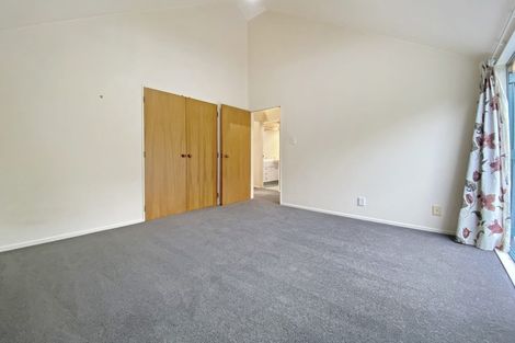 Photo of property in 7 Oak Grove, Mount Cook, Wellington, 6011