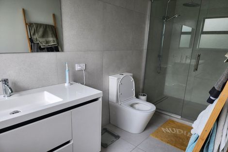 Photo of property in 2 Wairau Road, Oakura, 4374