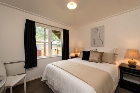 Photo of property in 186a Queens Drive, Lyall Bay, Wellington, 6022