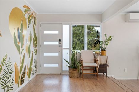 Photo of property in 1/133 Edmonton Road, Te Atatu South, Auckland, 0610
