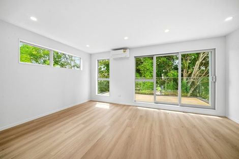 Photo of property in 26e Trojan Crescent, New Lynn, Auckland, 0600