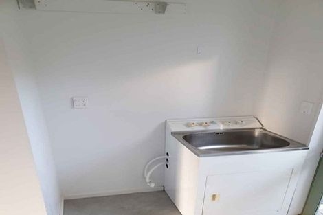 Photo of property in 17a Enderby Drive, Te Atatu Peninsula, Auckland, 0610