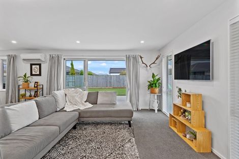 Photo of property in 15 Cressy Place, Darfield, 7510