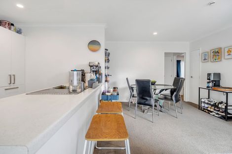 Photo of property in 2/5 Jones Crescent, Melville, Hamilton, 3206