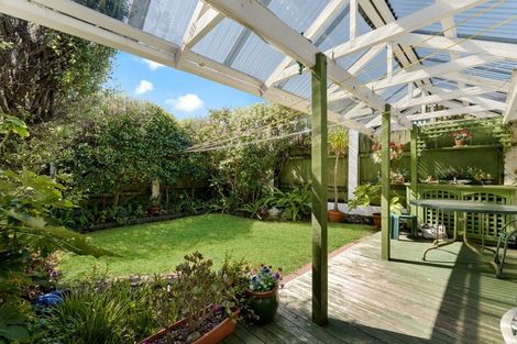Photo of property in 43 Neal Avenue, Glenfield, Auckland, 0629
