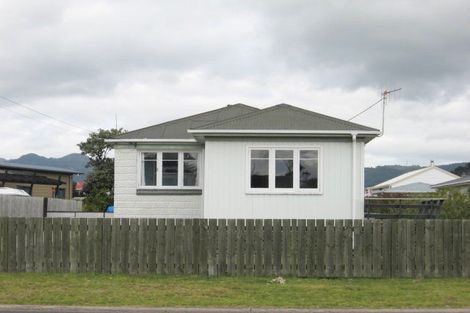 Photo of property in 227b Ocean Road, Whangamata, 3620