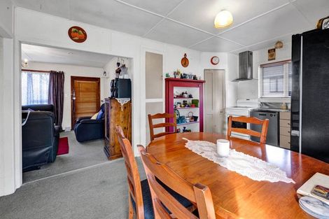 Photo of property in 10 Lear Street, Stratford, 4332