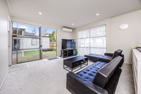 Photo of property in 16 Figaro Crescent, Takanini, 2112