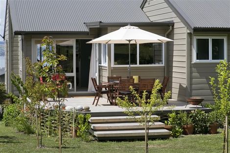 Photo of property in 14 Isobel Street, Acacia Bay, Taupo, 3330