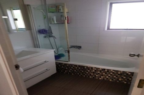 Photo of property in 25 Clearview Heights, Ranui, Auckland, 0612