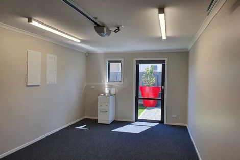 Photo of property in 6a Te Whiti Grove, Waterloo, Lower Hutt, 5011