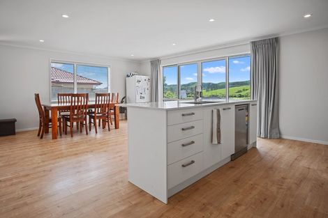 Photo of property in 5 Awa Avenue, Helensville, 0800