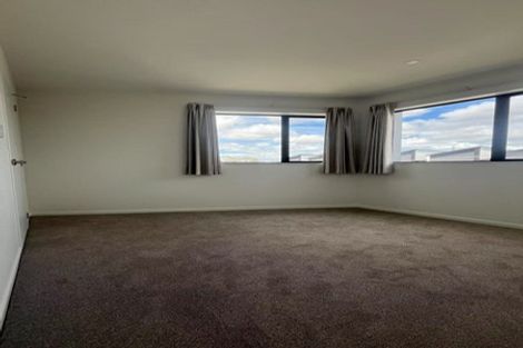 Photo of property in 2/39 Dale Crescent, Pakuranga, Auckland, 2010